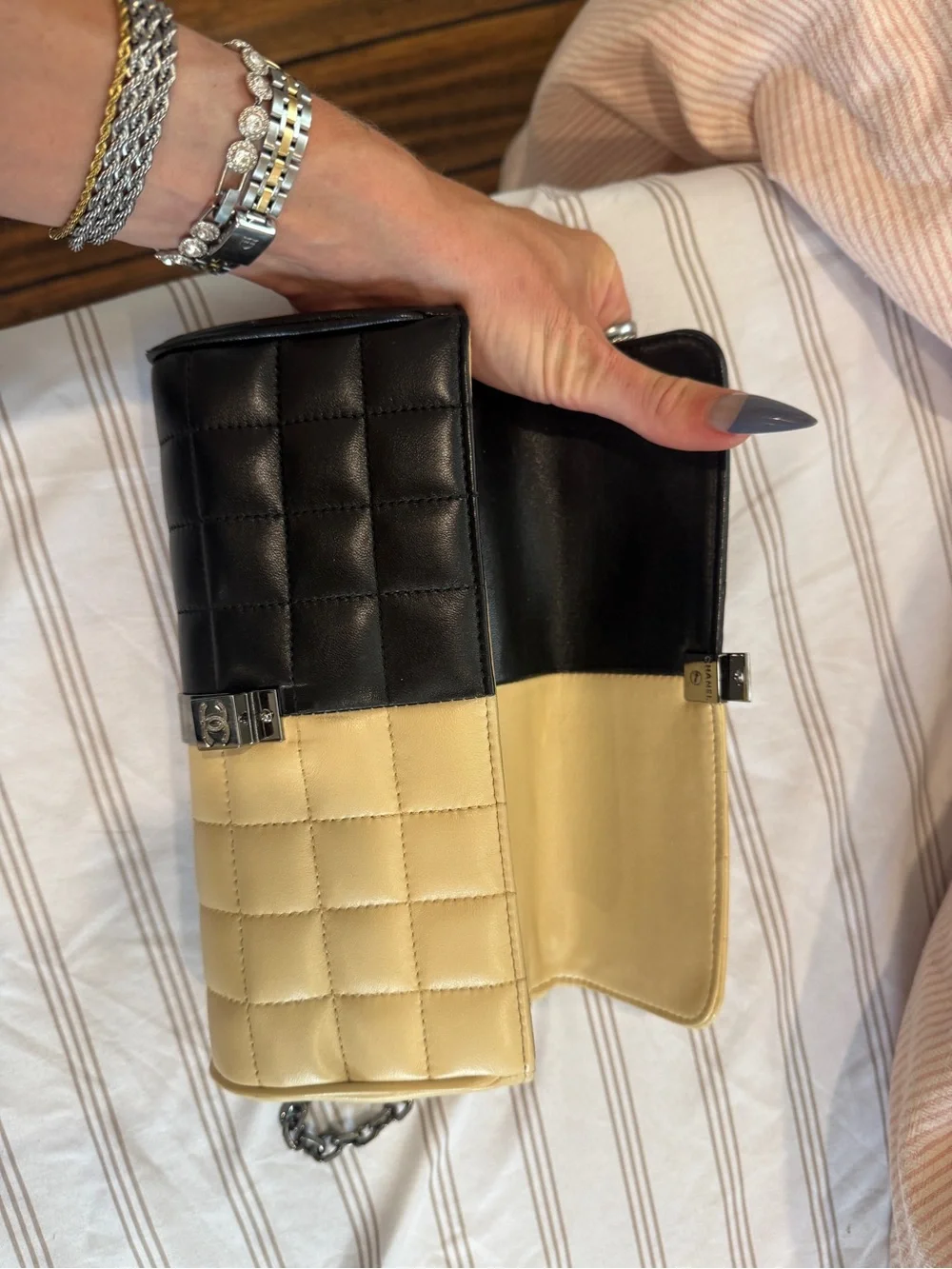 CHANEL Y2K Karl Lagerfeld era 2-Tone Quilted Shoulder bag/clutch - Black & Cream